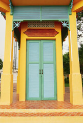 Gate with two side pillars