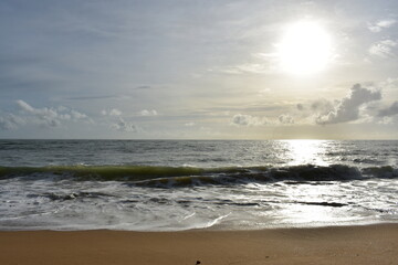 Thailand - Ocean - Wellen - Felsen - Strand