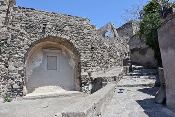 Fototapeta na wymiar Ischia - Scorcio dei ruderi della Cattedrale dell'Assunta al Castello Aragonese