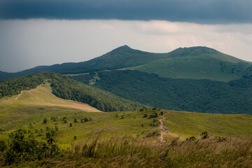 Obraz premium Landscape of the beautiful Polish mountains of the Bieszczady Mountains, part of the Carpathians. Dreamlike mountains, a symbol of freedom and independence. A place for many artists.Mountain landscape