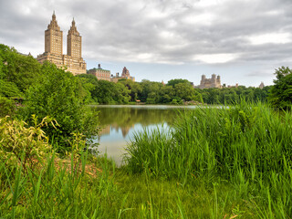Obraz premium Central Park, New York City at the lake