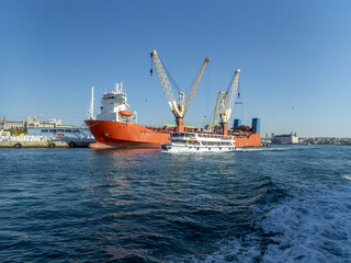 Fototapeta premium seaport, ship loading, bosphorus, istanbul, bosphorus walk