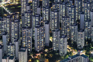 Obraz premium Night aerial view of high-rise residential buildings in Seoul