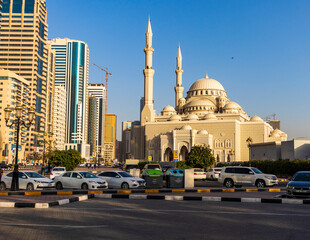 Fototapeta na wymiar Sharjah, UAE - 02.06.2021 - Mosque at Sharjah corniche road. Outdoors