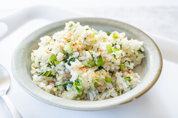 青菜としらすのもち麦チャーパン