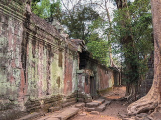 Fototapeta na wymiar Angkor Wat: Ancient Ruins of Cambodia