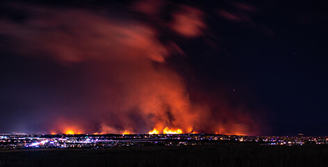 Marshall Fire at Night - from Erie, CO - obrazy, fototapety, plakaty