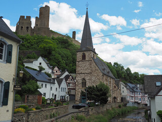Fototapeta na wymiar Monreal ist eine Ortsgemeinde im Tal der Elz im Landkreis Mayen-Koblenz im Land Rheinland-Pfalz