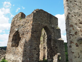 Löwenburg und Philippsburg bei Monreal in der Eifel