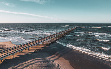 Obraz premium aerial view of beach and bridge