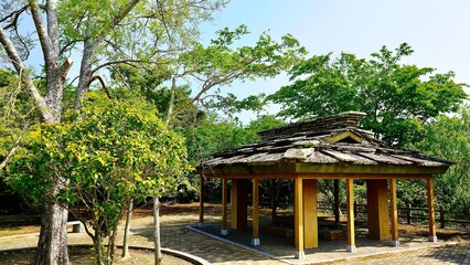 長崎県対馬にある万関橋の脇にある東屋