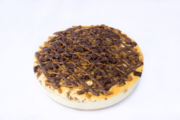 Pai de queso con cubierta de chocolate y cajeta 