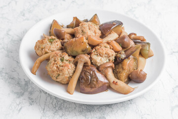 鶏肉団子と茄子の炒め物