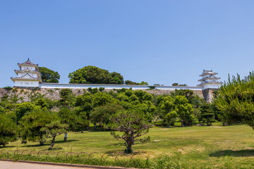 Fototapeta premium 明石城と芝生広場