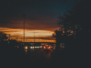 Atardecer en la carretera