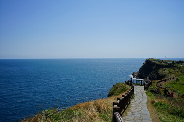 Fototapeta na wymiar fine walkway at seaside cliff
