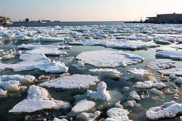 北海道釧路港と流氷 © Digi-lab