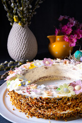 Perfect cake wreath for Easter table