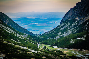 Kajobraz widok z Doliny Pięciu Stawów Spiskich  w Tatrach Słowackich widok po horyzont foto nr  - obrazy, fototapety, plakaty