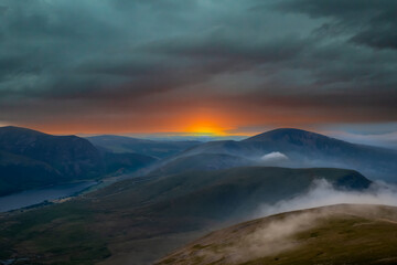 Sonnenuntergang am Mount Snowdon, Snowdonia Nationalpak in Wales, UK