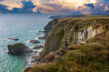 Naklejka premium Abendstimmung nahe den Bedtruthan Steps, Cornwall, England
