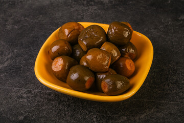 Marinated feijoa in the bowl