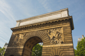 Fototapeta na wymiar Gate of Saint-Martin in Paris, France