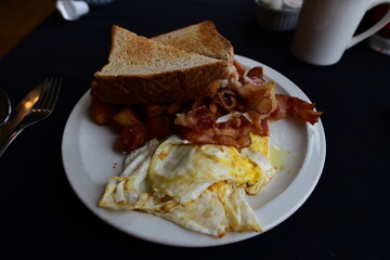 Breakfast 