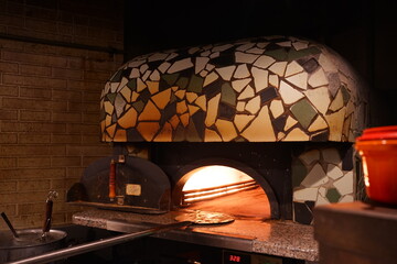 Italian Pizza Oven at Kitchen - イタリア ピザ釜 キッチン