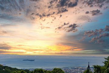 三ヶ根山から見える三河湾の夕日