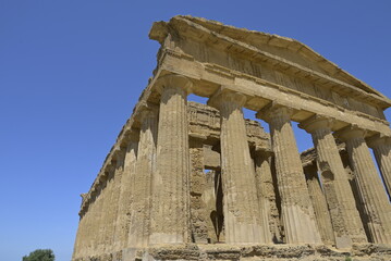 Agrigento, valle dei templi, monumenti magna Grecia