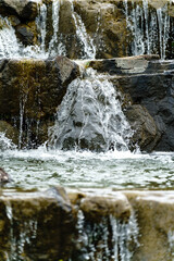 水の流れ 小さな滝