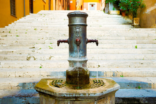 Fontana delle tre cannelle