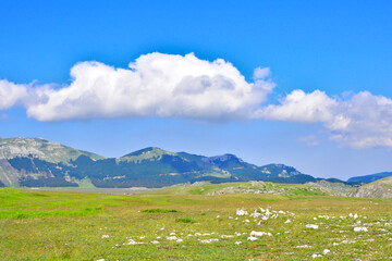 Nuvole speculari alle montagne campo imperatore