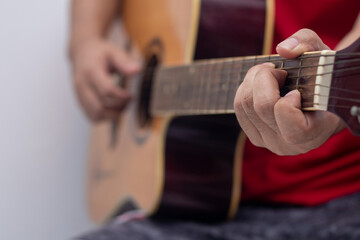 catch guitar chords, close up, play music
