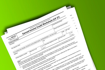Obraz premium Form 15112 documentation published IRS USA 03.22.2021. American tax document on colored