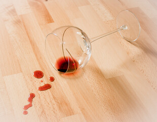 Verschütteter Wein
glass of wine