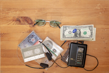 cassettes gags y dinero