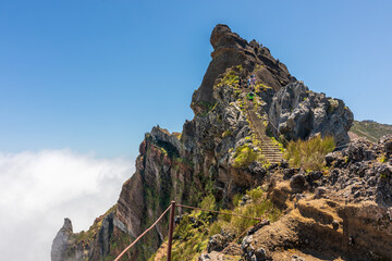 Madera szczyty w chmurach Pico Ruivo trail - obrazy, fototapety, plakaty