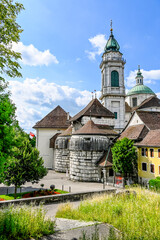 Fototapeta premium Solothurn, Baseltor, Stadttor, Tor, Kathedrale, St. Ursen-Kathedrale, Stadtmauer, Altstadt, Altstadthäuser, Stadt, Sommer, Schweiz