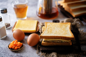 Fototapeta na wymiar Korean omlette toast