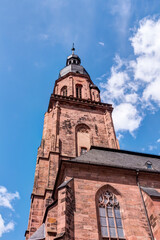 Fototapeta na wymiar Kirchturm der Heiliggeistkirche in Heidelberg, Baden-Württemberg, Deutschland