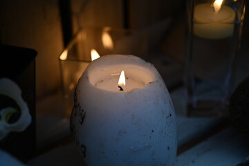 A relaxing night illuminated by the light of candles