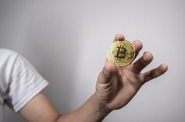 A real bitcoin in hand ready to buy.
Representation of real bitcoin, bitcoin currency.
Latino with bitcoin.
Fall of bitcoin worldwide, many losses of profits.
Hodl bitcoin. Long term bitcoin gains.
