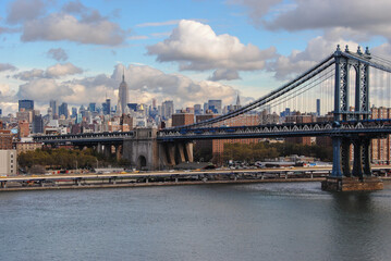 Obraz premium Etats Unis USA US Amerique New York Manhattan Empire state Building eau pont bridge