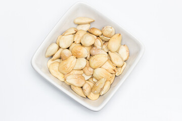 Almendras artesanas peladas tostadas y saladas