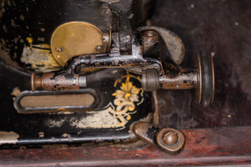 Device of vintage sewing machine for winding thread on bobbin