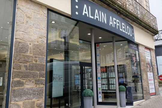 Vannes, France, 10 juin 2022 : Magasin de l'enseigne Alain Afflelou dans la ville de Vannes