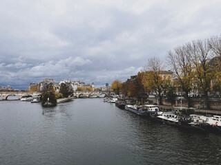 View on the Ile Saint Louis taken from a bridge, Paris, France - obrazy, fototapety, plakaty