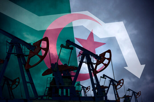 Decrease in oil production in Algeria. Economic crisis, fuel default. Rejection of hydrocarbons. Oil supplies are down.